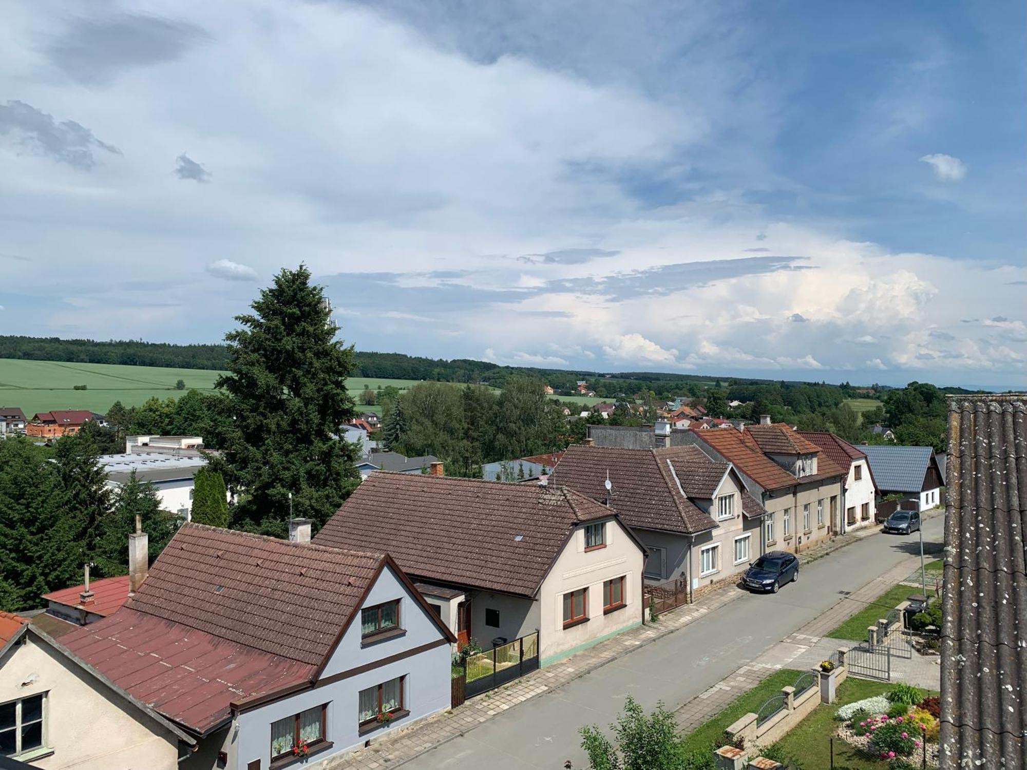 Apartmany Tera Miletín Екстериор снимка
